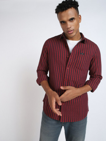 Lee Men's Striped Red Casualwear Shirt (Slim)
