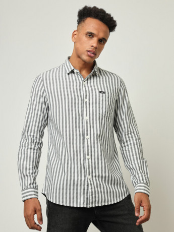 Lee Men's Striped White Casualwear Shirt (Slim)